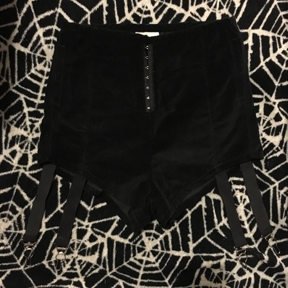 SALE! Unif DITA SHORTS sz S